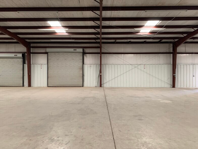 More Photos Of 12708 Montana Ave, El Paso Warehouse For Lease