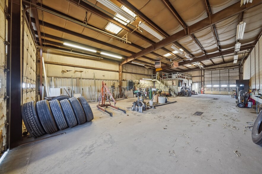 More Photos Of 1214 County Rd, Geneva Service For Sale