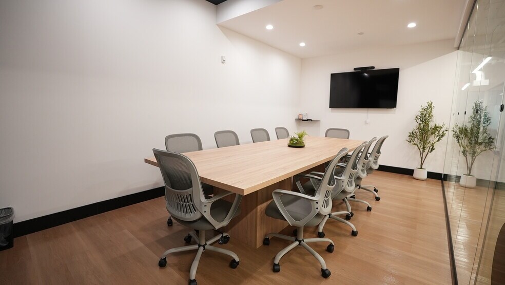More Photos Of 1100 Brickell Bay Dr, Miami Coworking Space
