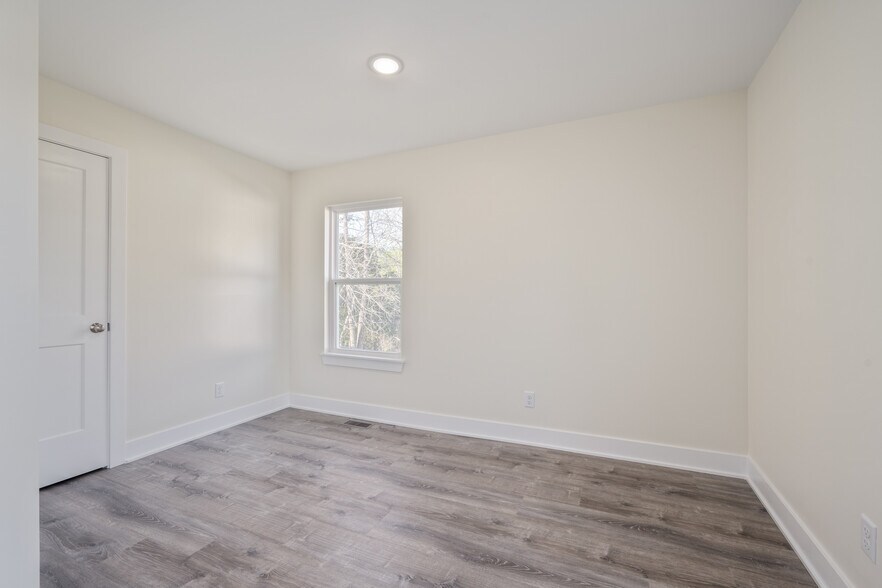 More Photos Of 1210 Market St, Charlestown Storefront For Sale