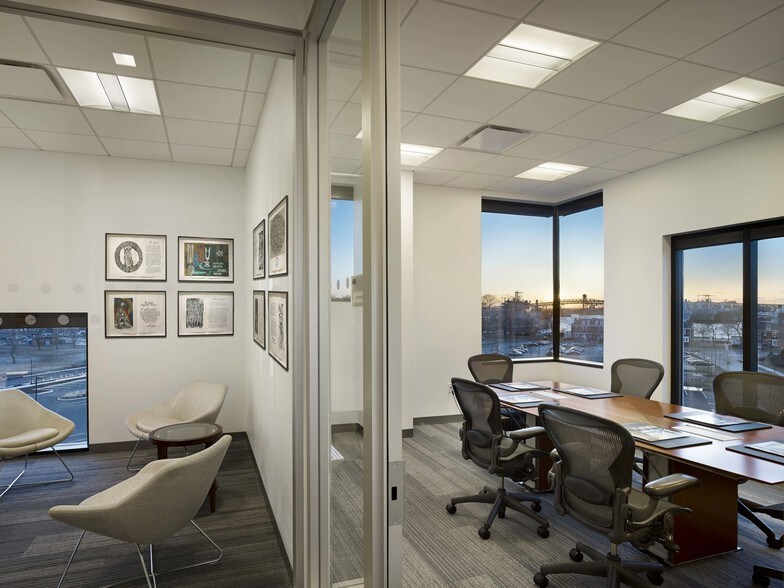More Photos Of 150 Rouse Blvd, Philadelphia Office For Lease