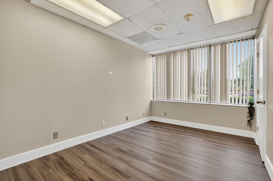 More Photos Of 2050 Old Bridge Rd, Woodbridge Medical For Sale