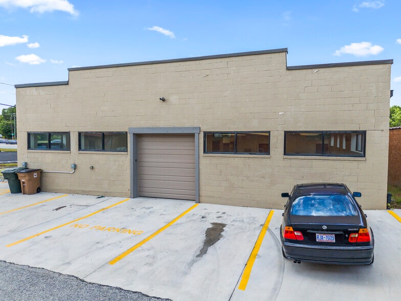 More Photos Of 1042 E Lindsay St, Greensboro Light Manufacturing For Sale