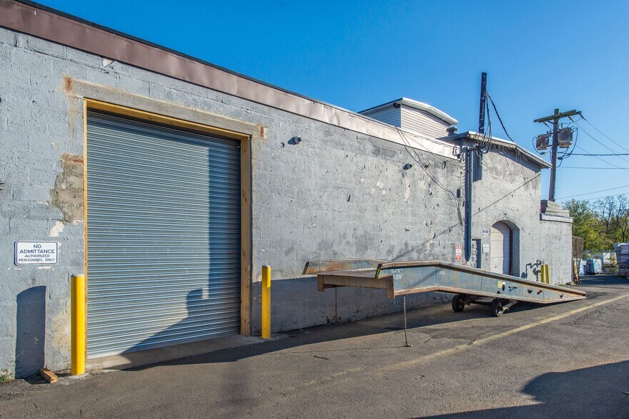More Photos Of 6-9 Park Pl, Lodi Warehouse For Sale