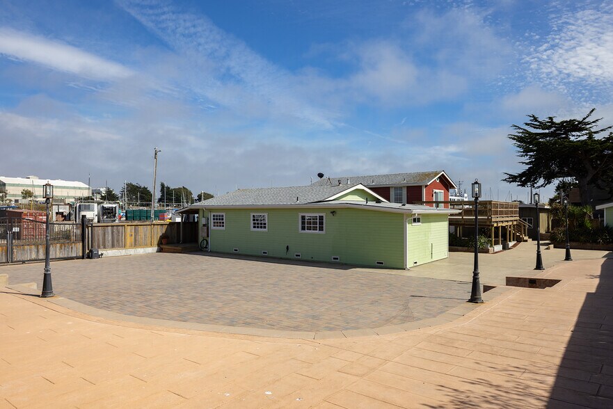 More Photos Of 7550-7552 Sandholdt Rd, Moss Landing Specialty For Sale