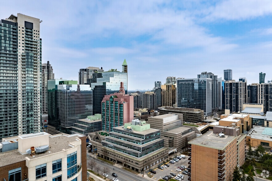 More Photos Of 5 Park Home Ave, Toronto Office For Lease