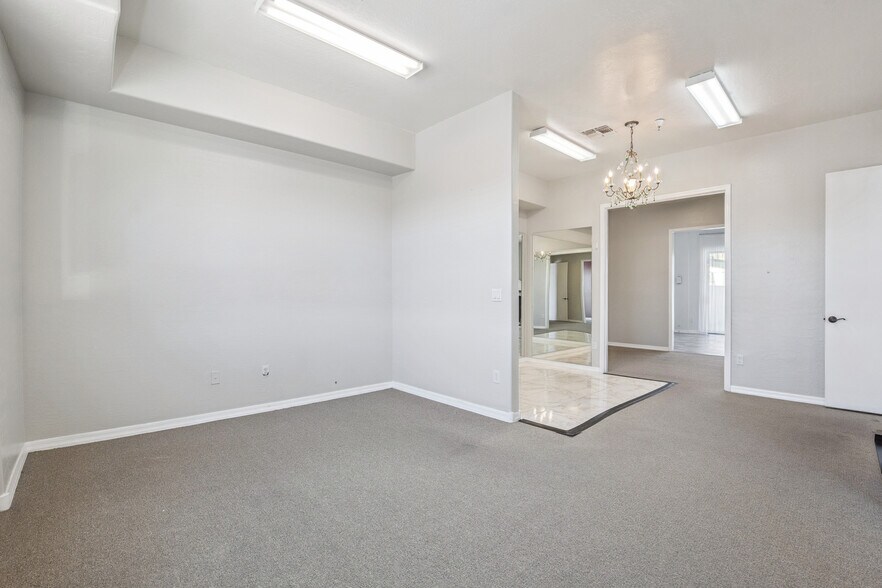 More Photos Of 3002 N 67th Pl, Scottsdale Office For Sale