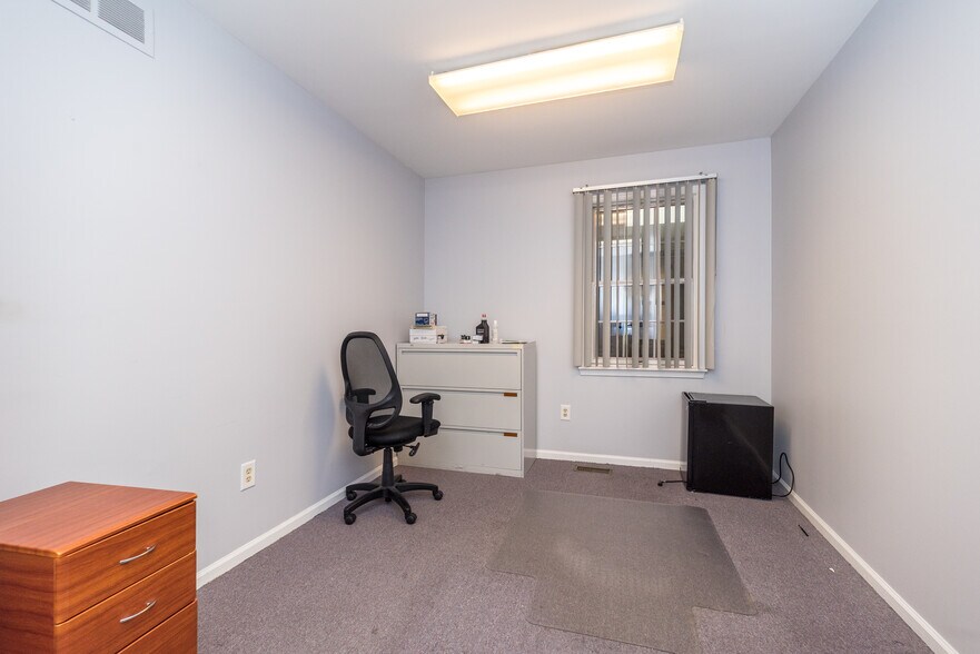 More Photos Of 301 S Main St, Doylestown Medical For Sale