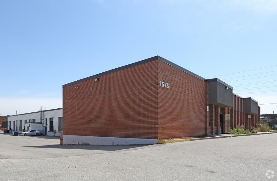 Primary Photo Of 1575 Sismet Rd, Mississauga Warehouse For Lease
