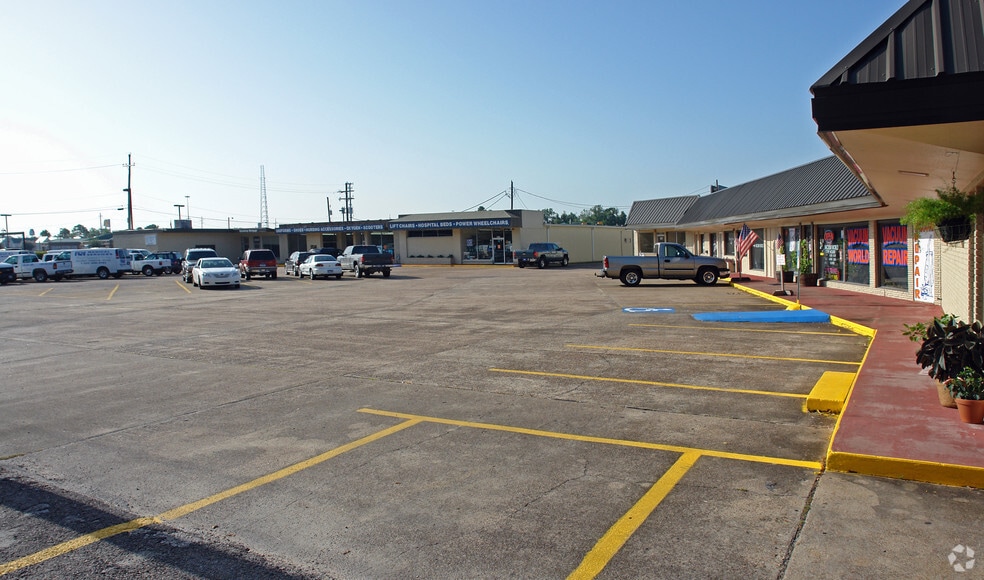 Primary Photo Of 3625-3695 Calder Ave, Beaumont Unknown For Lease