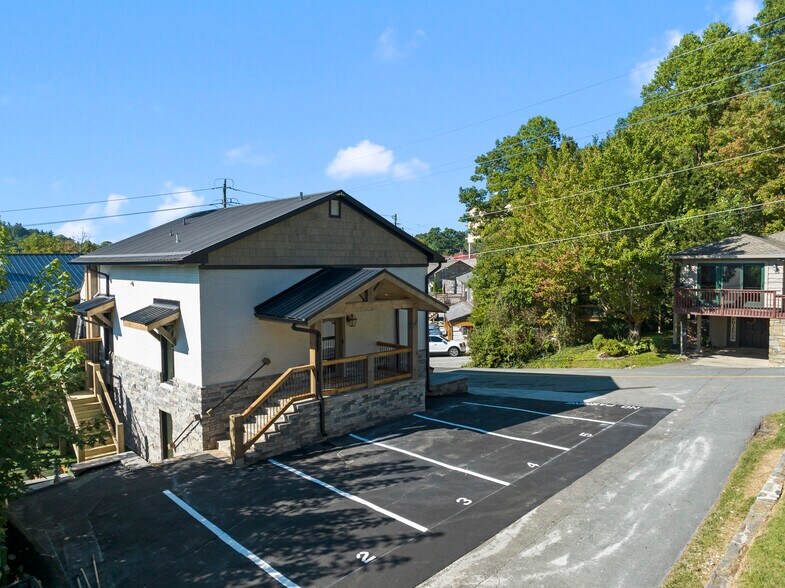 More Photos Of 870 Main St, Blowing Rock Restaurant For Sale