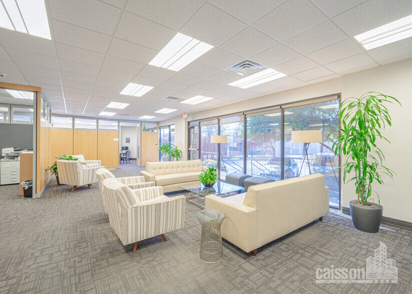 More Photos Of 11815 W IH-10, San Antonio Unknown For Lease