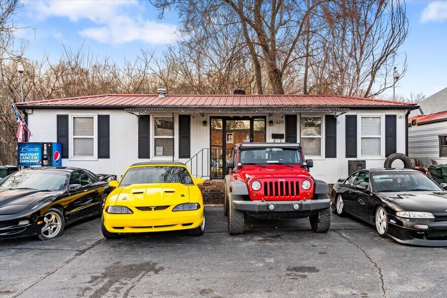 More Photos Of 620 National Hwy, Thomasville Auto Repair For Sale