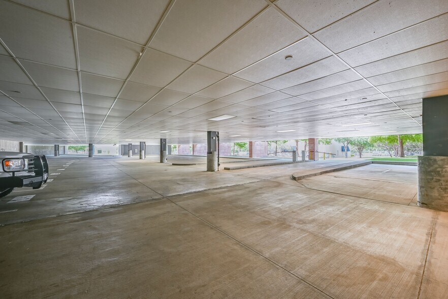 More Photos Of 701 Tuscan Dr, Irving Medical For Lease