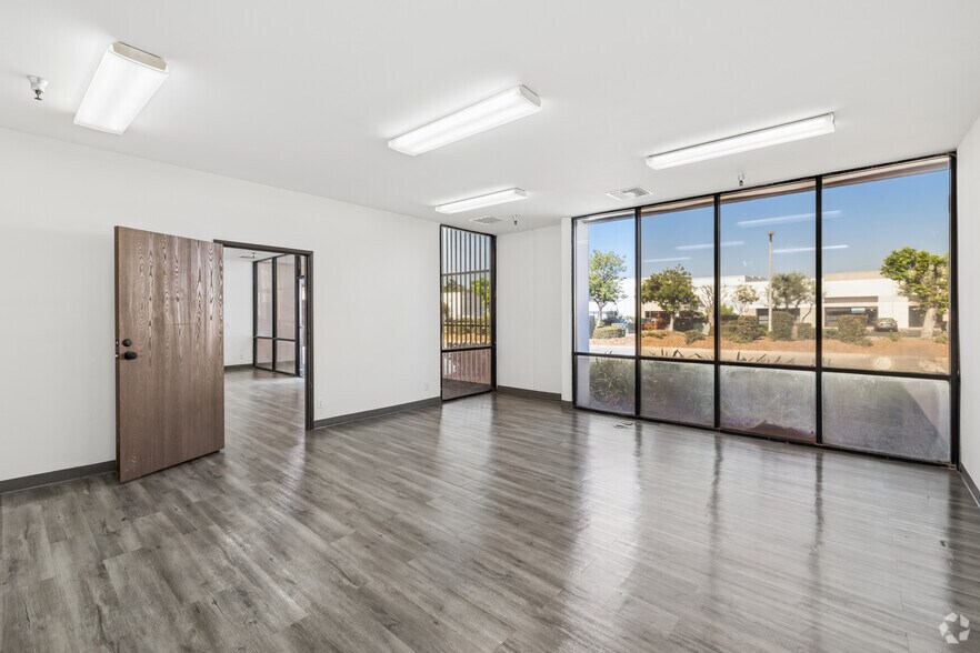 More Photos Of 4800 LittleJohn St, Baldwin Park Warehouse For Lease