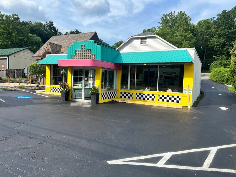 Primary Photo Of 3418 Babcock Blvd, Pittsburgh Restaurant For Sale