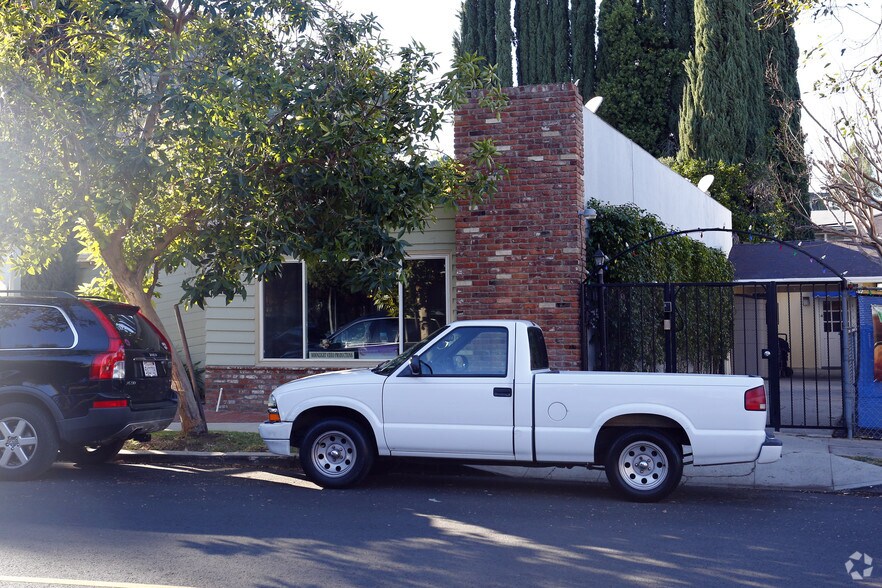 More Photos Of 5309 Comercio Way, Woodland Hills Loft Creative Space For Lease