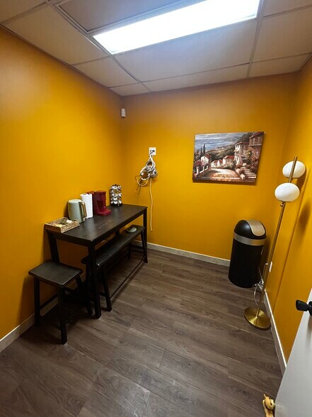 More Photos Of 18500-18540 Office Park Dr, Gaithersburg Medical For Sale