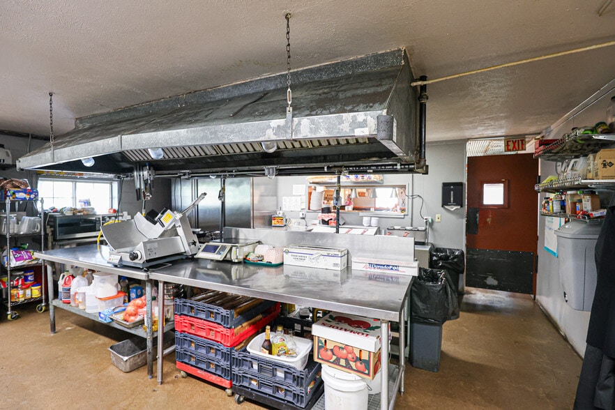 More Photos Of 15649 US-68, Benton Restaurant For Sale