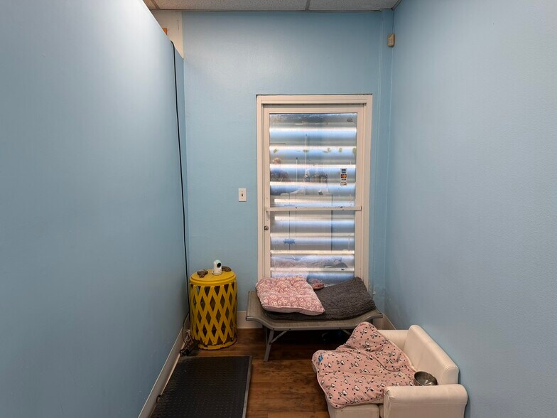 More Photos Of 11737 W Pico Blvd, Los Angeles Storefront For Sale