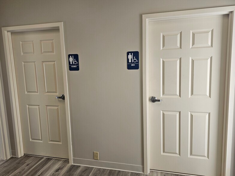 More Photos Of 2013 Lawrenceville Suwanee Rd, Lawrenceville Office For Lease