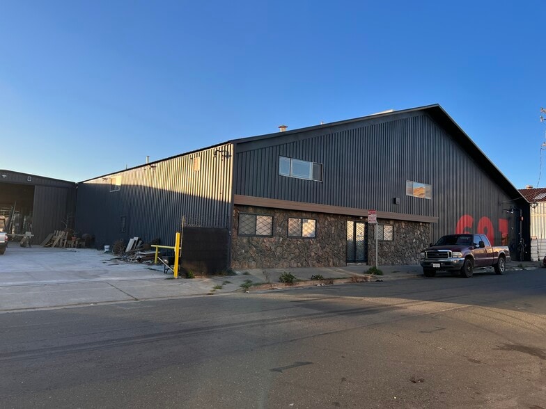 More Photos Of 691 S 31st St, Richmond Warehouse For Lease