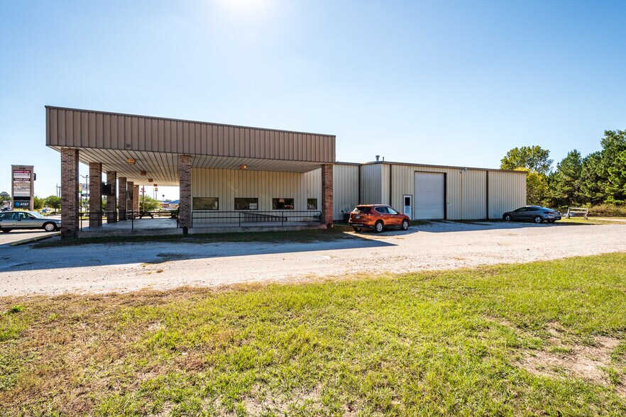 More Photos Of 1617 W Church St, Livingston General Retail For Sale