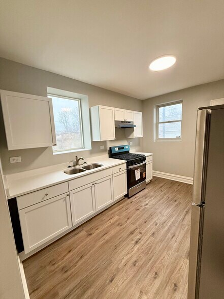 More Photos Of 201 N Laramie Ave, Chicago Apartments For Sale