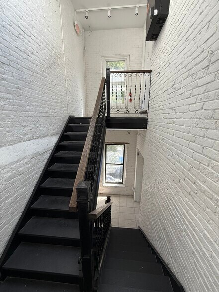 More Photos Of 18-20 Delancey St, New York Storefront Retail Office For Lease