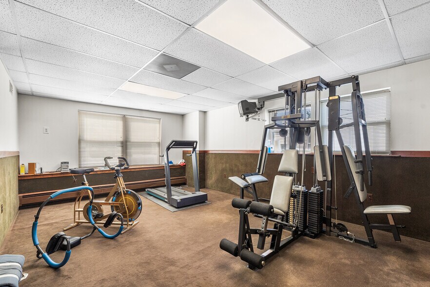 More Photos Of 257 W Nicholson Rd, Audubon Office For Sale