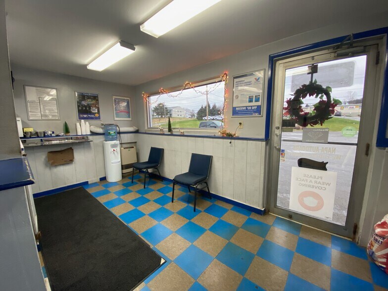 More Photos Of 515 Horan Rd, Syracuse Service For Lease