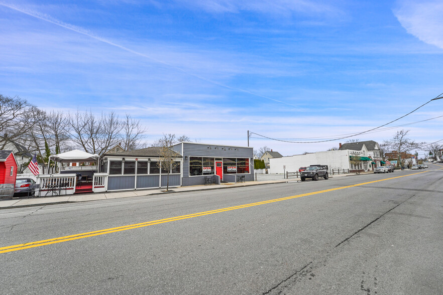 Primary Photo Of 110 Halstead Ave, Harrison Restaurant For Sale