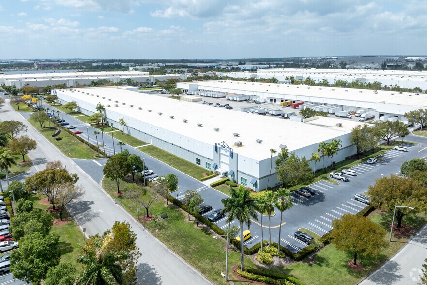 More Photos Of 10805 NW 100th St, Medley Warehouse For Lease