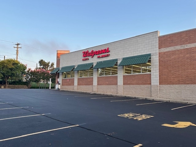 More Photos Of 801 Mebane Oaks Rd, Mebane Drugstore For Sale