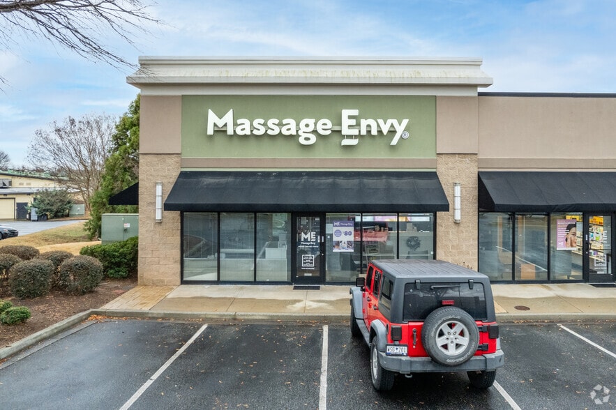 More Photos Of 3710-3714 Pelham Rd, Greenville General Retail For Lease