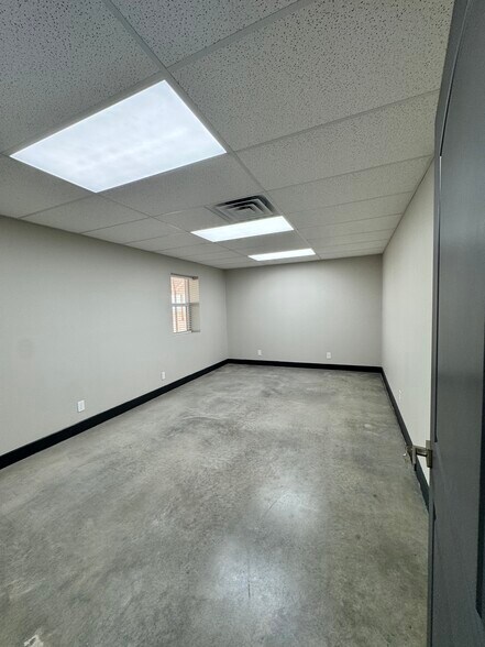 More Photos Of 4513 County Rd 128, Midland Industrial For Lease