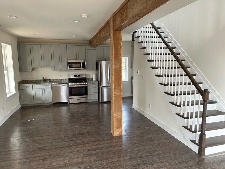 More Photos Of 2 Dark Hollow Rd, Pipersville Medical For Lease