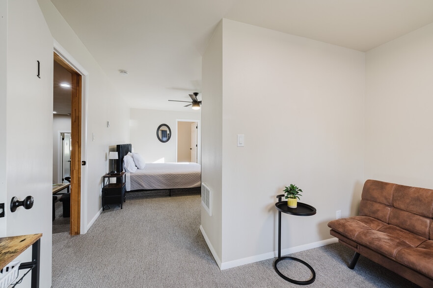 More Photos Of 925 Lamoille Hwy, Lamoille Hotel For Sale