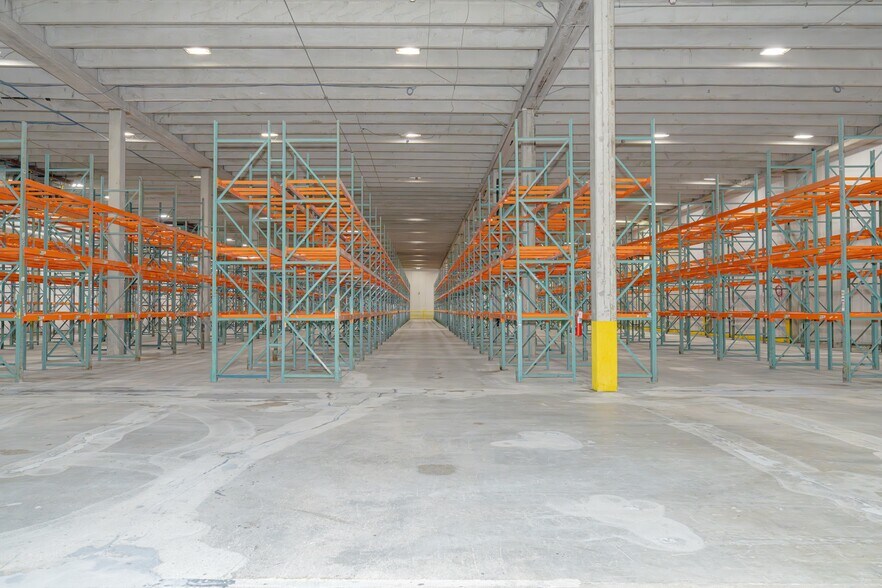 More Photos Of 18770 NE 6th Ave, Miami Refrigeration Cold Storage For Lease
