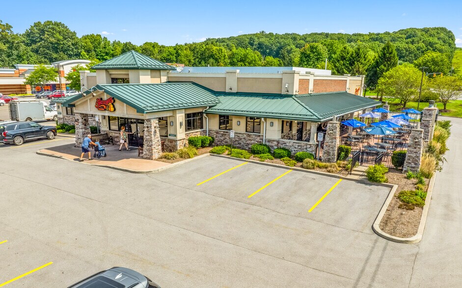 More Photos Of 10-40 Square Dr, Victor Unknown For Lease