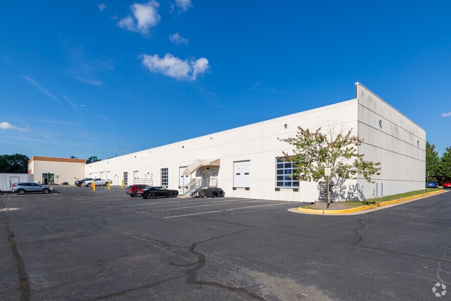 More Photos Of 9371 Innovation Dr, Manassas Research And Development For Lease