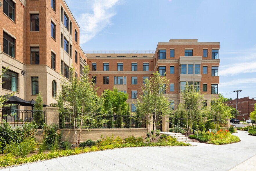 Primary Photo Of 4865 MacArthur Blvd NW, Washington Healthcare For Sale