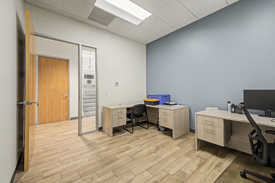 More Photos Of 230 N 48th Ave, Phoenix Manufacturing For Lease
