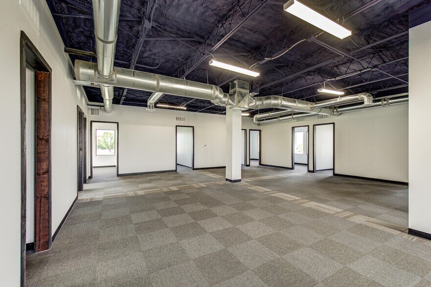 More Photos Of 6830 S Yosemite Ct, Centennial Office For Sale