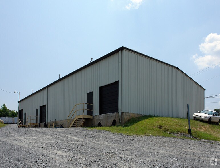 More Photos Of 2514 C-2514 E N Fayetteville St, Randleman Warehouse For Lease