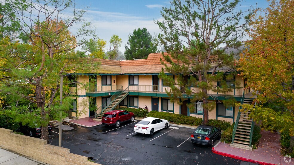 More Photos Of 22231 Mulholland Hwy, Calabasas Office For Lease