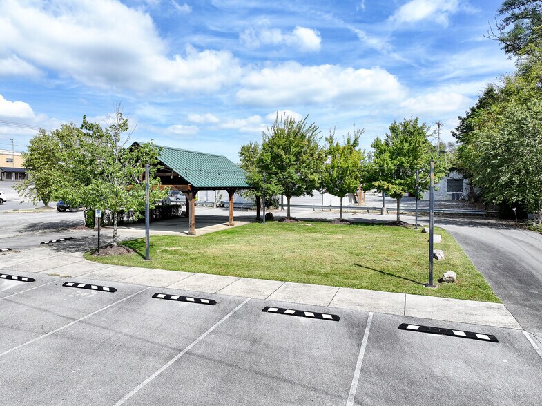 More Photos Of 904-918 Snapps Ferry Rd, Greeneville Storefront For Sale