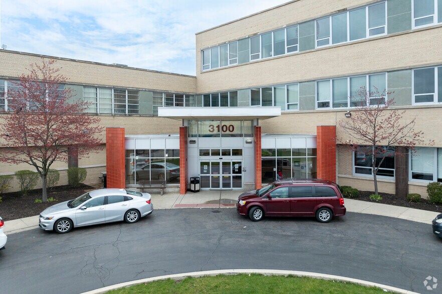 More Photos Of 3250 S Central Ave, Cicero Warehouse For Lease