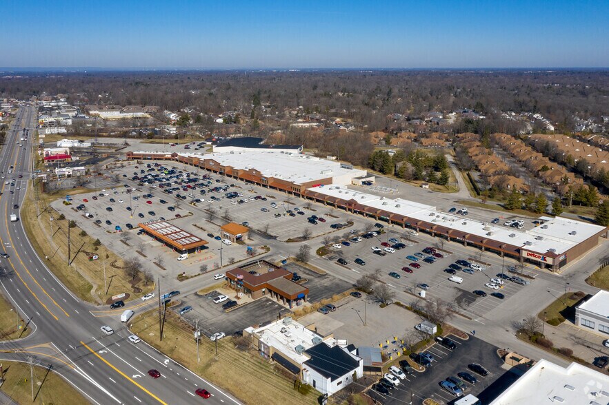 More Photos Of 12501 Shelbyville Rd, Louisville Unknown For Lease