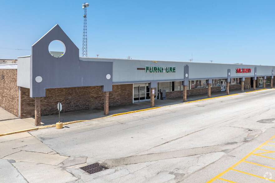 Primary Photo Of 229 Mattis Ave, Champaign Storefront For Lease